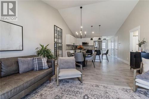 398 Glengrove, Moncton, NB - Indoor Photo Showing Living Room