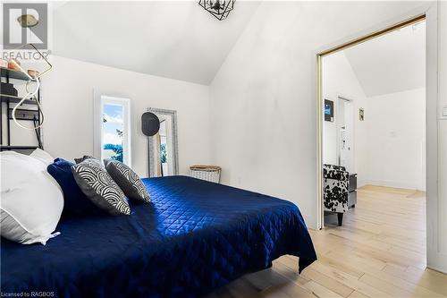 282 Elsinore Road, South Bruce Peninsula, ON - Indoor Photo Showing Bedroom