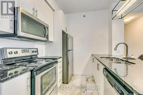 403 - 2490 Old Bronte Road, Oakville (Palermo West), ON - Indoor Photo Showing Kitchen With Stainless Steel Kitchen With Double Sink With Upgraded Kitchen