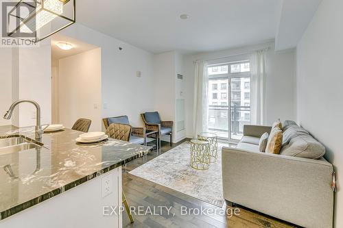 403 - 2490 Old Bronte Road, Oakville (Palermo West), ON - Indoor Photo Showing Living Room