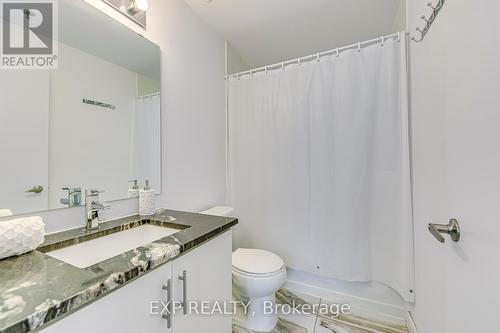 403 - 2490 Old Bronte Road, Oakville, ON - Indoor Photo Showing Bathroom