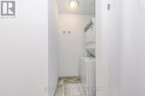 403 - 2490 Old Bronte Road, Oakville (Palermo West), ON - Indoor Photo Showing Laundry Room