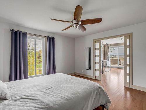 Master bedroom - 2-491 Ch. Des Pionniers E., L'Islet, QC - Indoor Photo Showing Bedroom