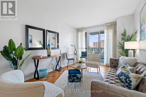 1310 - 38 Fontenay Court, Toronto (Edenbridge-Humber Valley), ON - Indoor Photo Showing Living Room