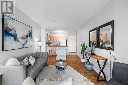 1310 - 38 Fontenay Court, Toronto (Edenbridge-Humber Valley), ON - Indoor Photo Showing Living Room