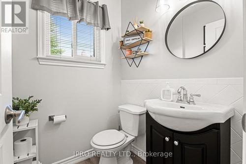 31 Nickel Crescent, Brampton, ON - Indoor Photo Showing Bathroom