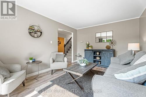 31 Nickel Crescent, Brampton, ON - Indoor Photo Showing Living Room