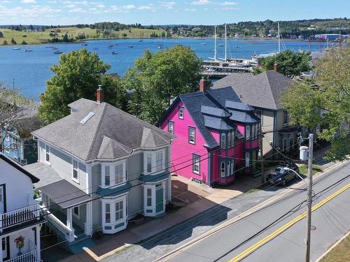 230 Pelham Street, Lunenburg, NS 