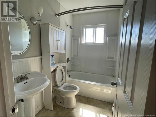 162 Riverhill Drive, Saint John, NB - Indoor Photo Showing Bathroom