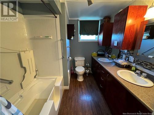 184 Logie Drive, Hampton, NB - Indoor Photo Showing Bathroom