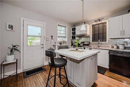 187 Grenfell Street, Hamilton, ON - Indoor Photo Showing Kitchen