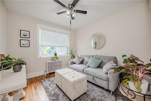 187 Grenfell Street, Hamilton, ON - Indoor Photo Showing Living Room