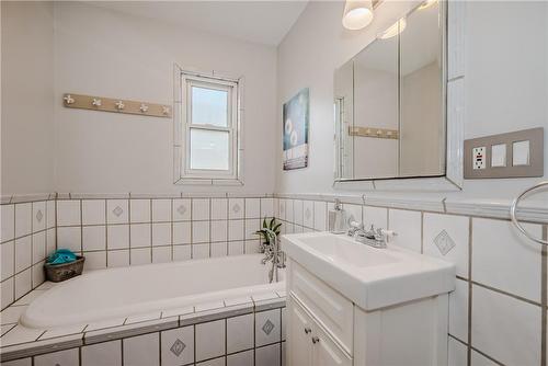 187 Grenfell Street, Hamilton, ON - Indoor Photo Showing Bathroom