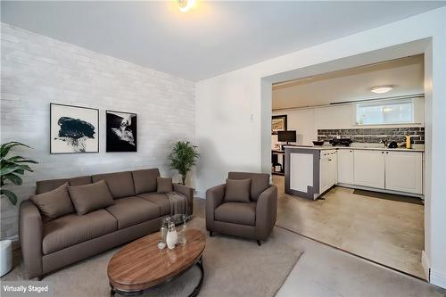 187 Grenfell Street, Hamilton, ON - Indoor Photo Showing Living Room