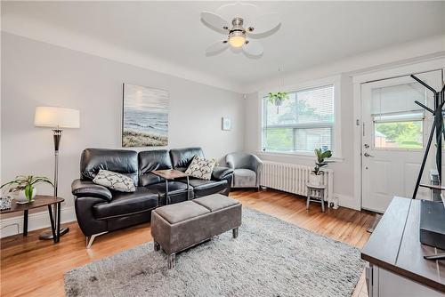 187 Grenfell Street, Hamilton, ON - Indoor Photo Showing Living Room