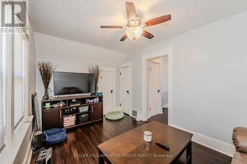 127 Mill Street, Kitchener, ON - Indoor Photo Showing Living Room