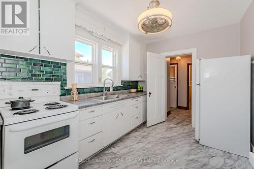 127 Mill Street, Kitchener, ON - Indoor Photo Showing Kitchen With Double Sink