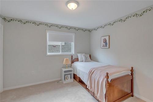 22 Hepburn Crescent, Hamilton, ON - Indoor Photo Showing Bedroom