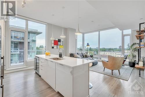 570 De Mazenod Avenue Unit#802, Ottawa, ON - Indoor Photo Showing Kitchen