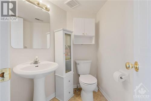 84 Briston Private, Ottawa, ON - Indoor Photo Showing Bathroom