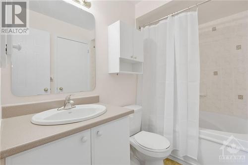 84 Briston Private, Ottawa, ON - Indoor Photo Showing Bathroom