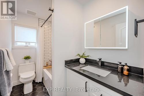 2059 White Dove Circle, Oakville (West Oak Trails), ON - Indoor Photo Showing Bathroom