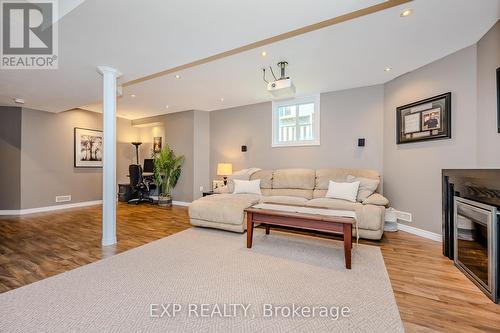 2059 White Dove Circle, Oakville (West Oak Trails), ON - Indoor Photo Showing Living Room