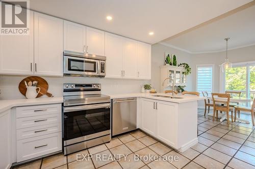 2059 White Dove Circle, Oakville (West Oak Trails), ON - Indoor Photo Showing Kitchen