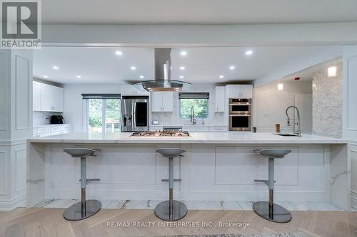 2037 Lynchmere Avenue, Mississauga (Cooksville), ON - Indoor Photo Showing Kitchen With Upgraded Kitchen