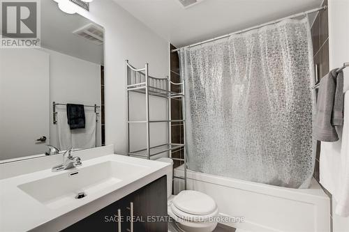 1008 - 1410 Dupont Street, Toronto (Dovercourt-Wallace Emerson-Junction), ON - Indoor Photo Showing Bathroom