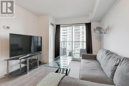 1008 - 1410 Dupont Street, Toronto (Dovercourt-Wallace Emerson-Junction), ON - Indoor Photo Showing Living Room