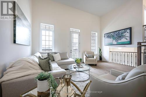 632 Mcmullen Street, Shelburne, ON - Indoor Photo Showing Living Room