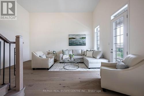 632 Mcmullen Street, Shelburne, ON - Indoor Photo Showing Living Room