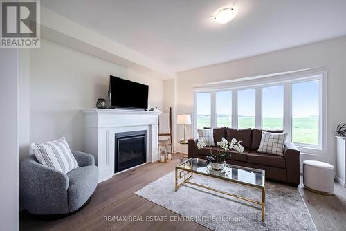 632 Mcmullen Street, Shelburne, ON - Indoor Photo Showing Living Room With Fireplace