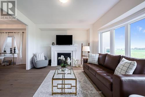 632 Mcmullen Street, Shelburne, ON - Indoor Photo Showing Living Room With Fireplace