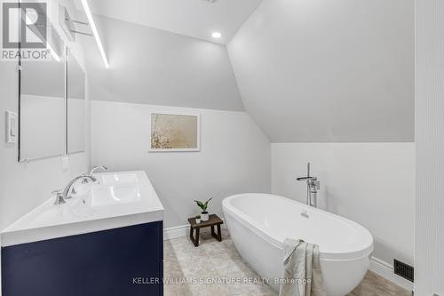 131 Barons Avenue S, Hamilton (Bartonville), ON - Indoor Photo Showing Bathroom