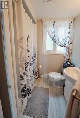 27 Carson Drive, Wabush, NL - Indoor Photo Showing Bathroom