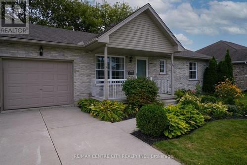 11 Pittao Place, Strathroy-Caradoc (Ne), ON - Outdoor