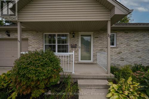 11 Pittao Place, Strathroy-Caradoc (Ne), ON - Outdoor