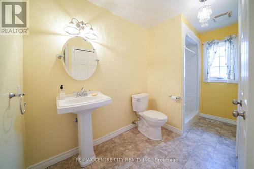 11 Pittao Place, Strathroy-Caradoc (Ne), ON - Indoor Photo Showing Bathroom