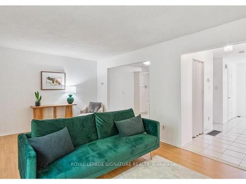 58 Burkwood Cres, Toronto, ON - Indoor Photo Showing Living Room