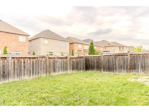 76 Snapdragon Sq, Brampton, ON - Outdoor