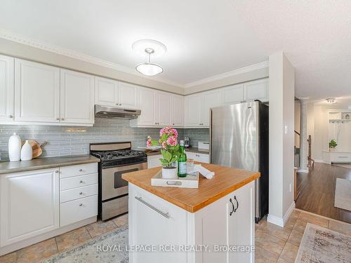 131 Tiller Tr, Brampton, ON - Indoor Photo Showing Kitchen