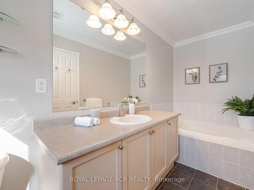 131 Tiller Tr, Brampton, ON - Indoor Photo Showing Bathroom