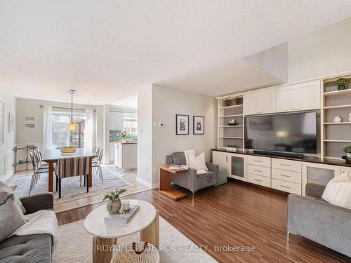 131 Tiller Tr, Brampton, ON - Indoor Photo Showing Living Room