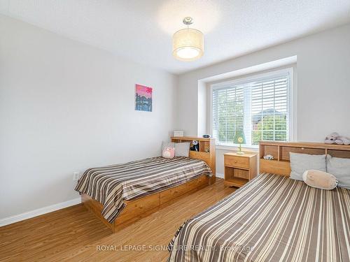 1324 Weir Chse, Mississauga, ON - Indoor Photo Showing Bedroom