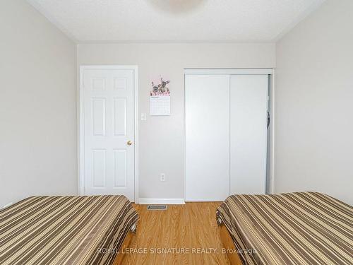 1324 Weir Chse, Mississauga, ON - Indoor Photo Showing Bedroom