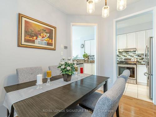 1324 Weir Chse, Mississauga, ON - Indoor Photo Showing Dining Room