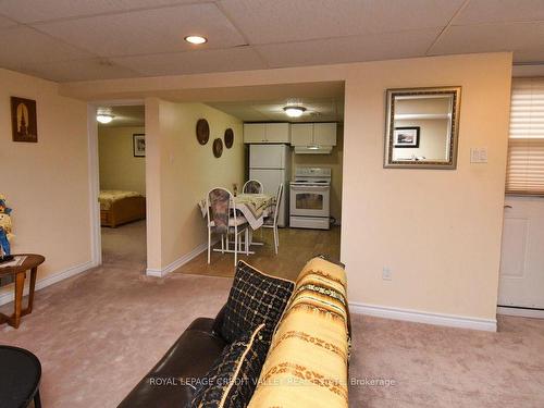 88 Parkside Dr, Brampton, ON - Indoor