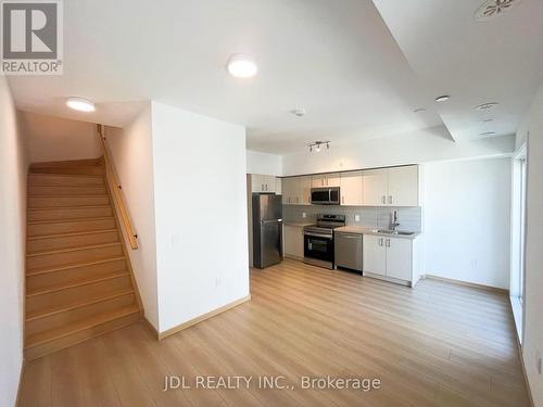 C3-303 - 3445 Sheppard Avenue E, Toronto (Tam O'Shanter-Sullivan), ON - Indoor Photo Showing Kitchen